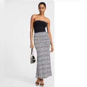 Express High Ruched Jersey Maxi Skirt M Black, White